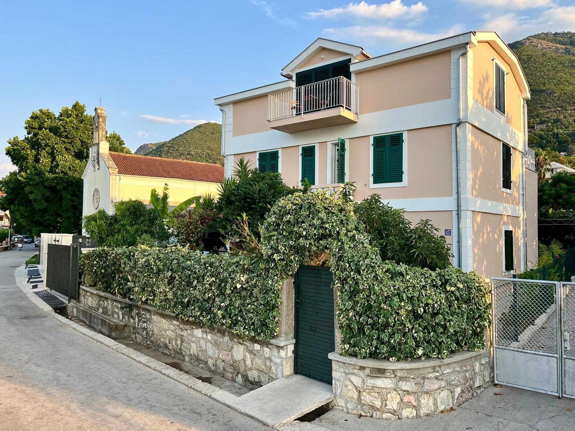 Apartment Dunja Herceg Novi Bagian luar foto